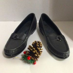*SOLD*.SAS Women’s 8 SLIM Jewel Loafers  charcoal grey   Leather, tripad comfort
